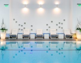 Sezlonguri piscina